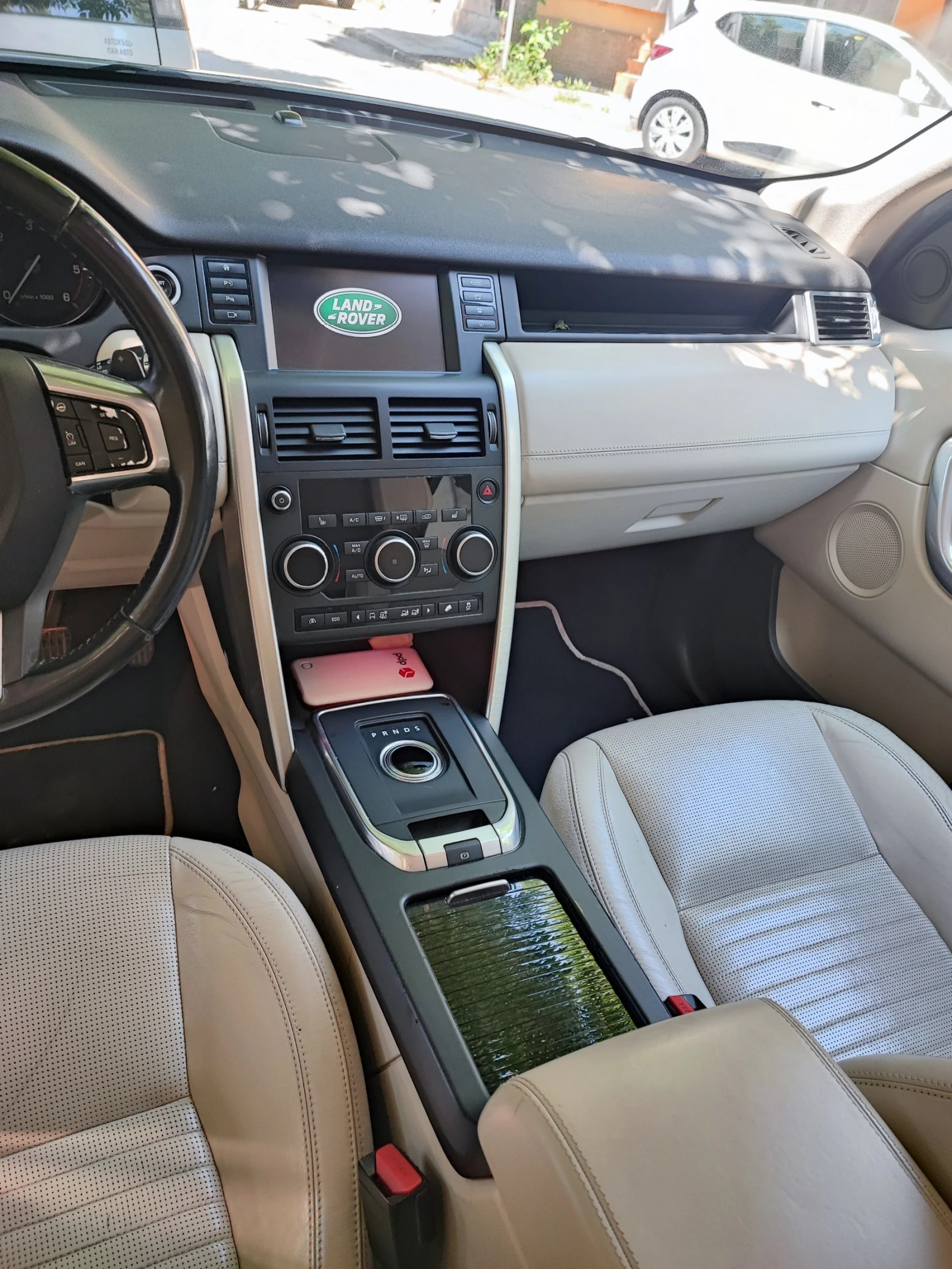 Land Rover Discovery Sport 2.0 HSE, снимка 7 - Автомобили и джипове - 55816150