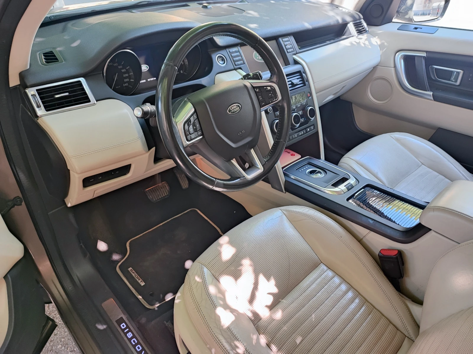 Land Rover Discovery Sport 2.0 HSE, снимка 5 - Автомобили и джипове - 55816150