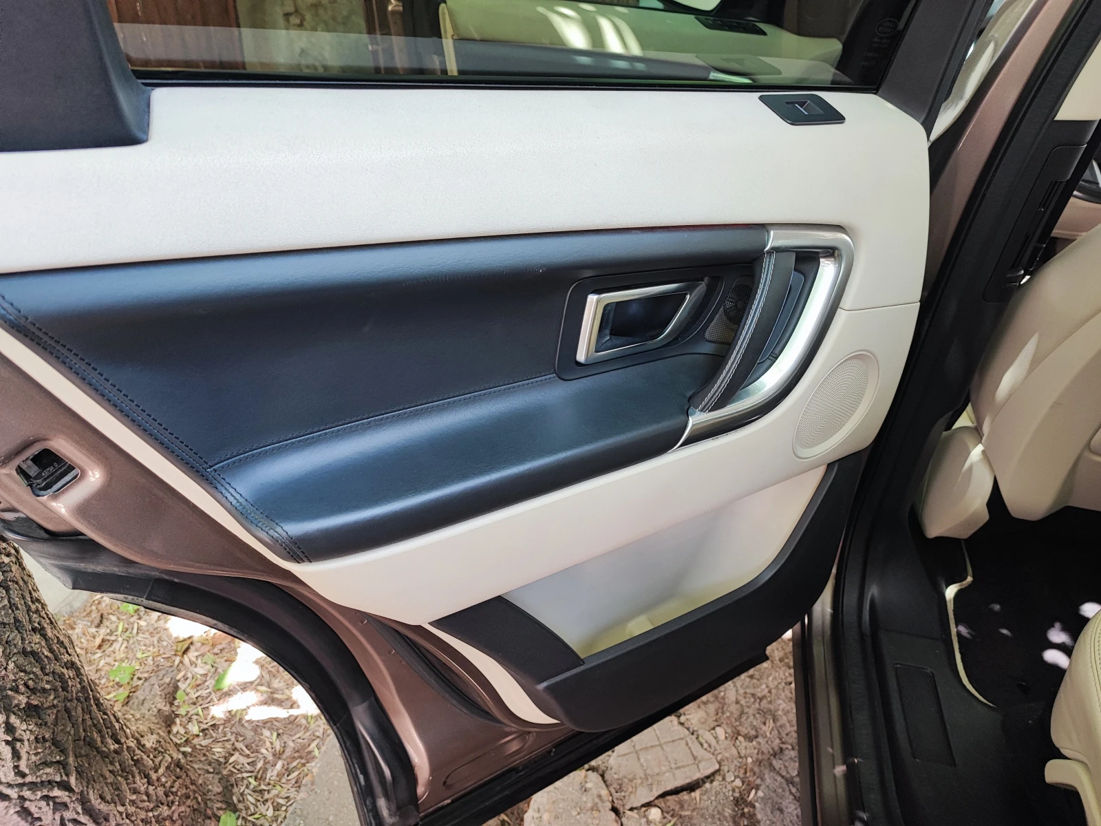 Land Rover Discovery Sport 2.0 HSE, снимка 9 - Автомобили и джипове - 55816150
