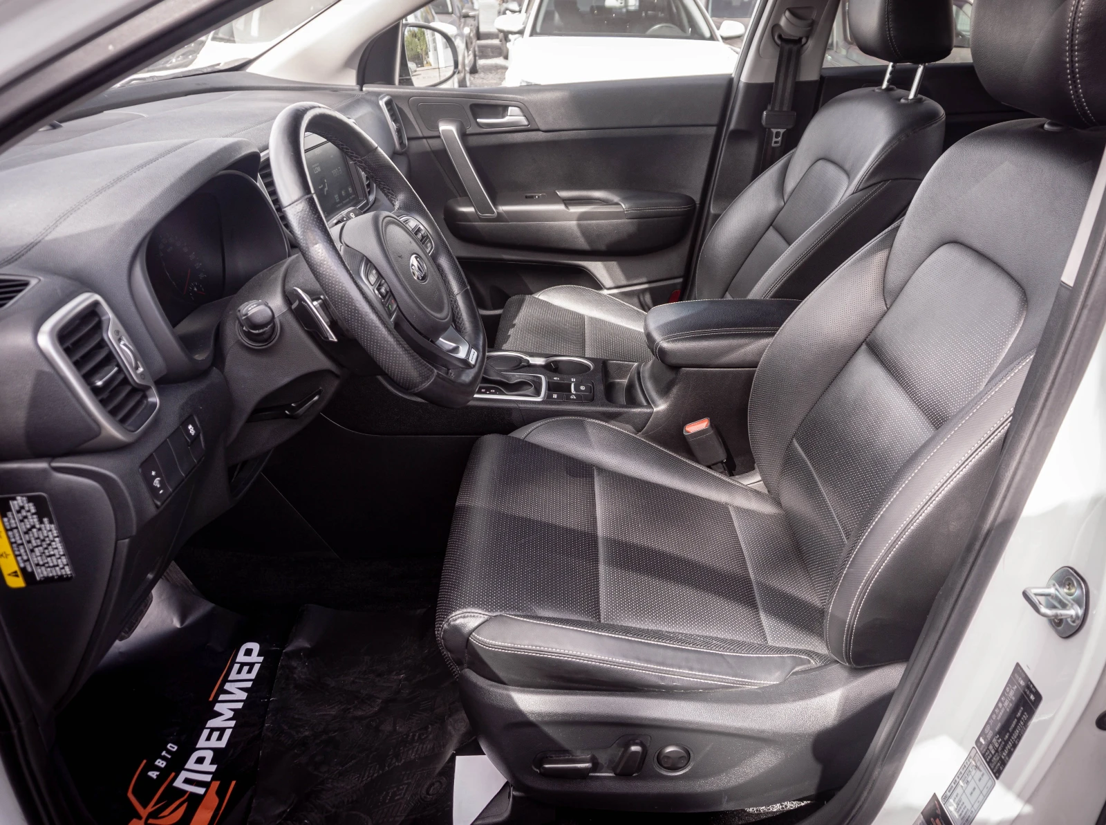 Kia Sportage 2.0CRDI-184hp-РЕАЛНИ КИЛОМЕТРИ!, снимка 10 - Автомобили и джипове - 56212118