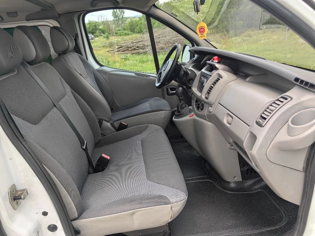 Opel Vivaro 2.0TDCI - изображение 7