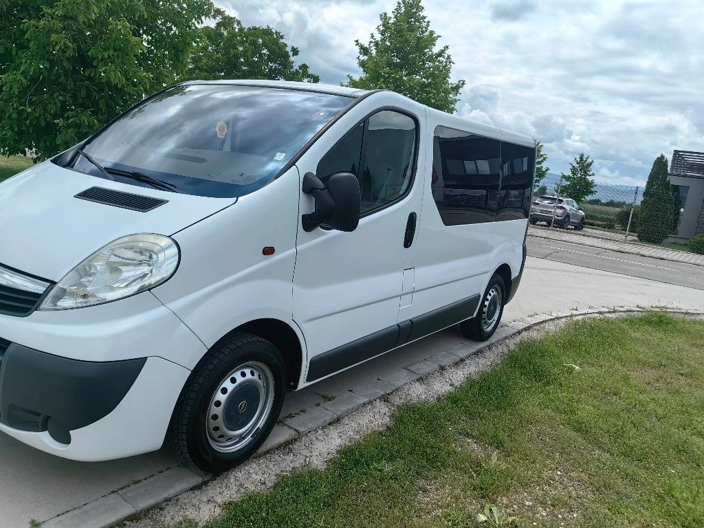 Opel Vivaro 2.0TDCI - изображение 3