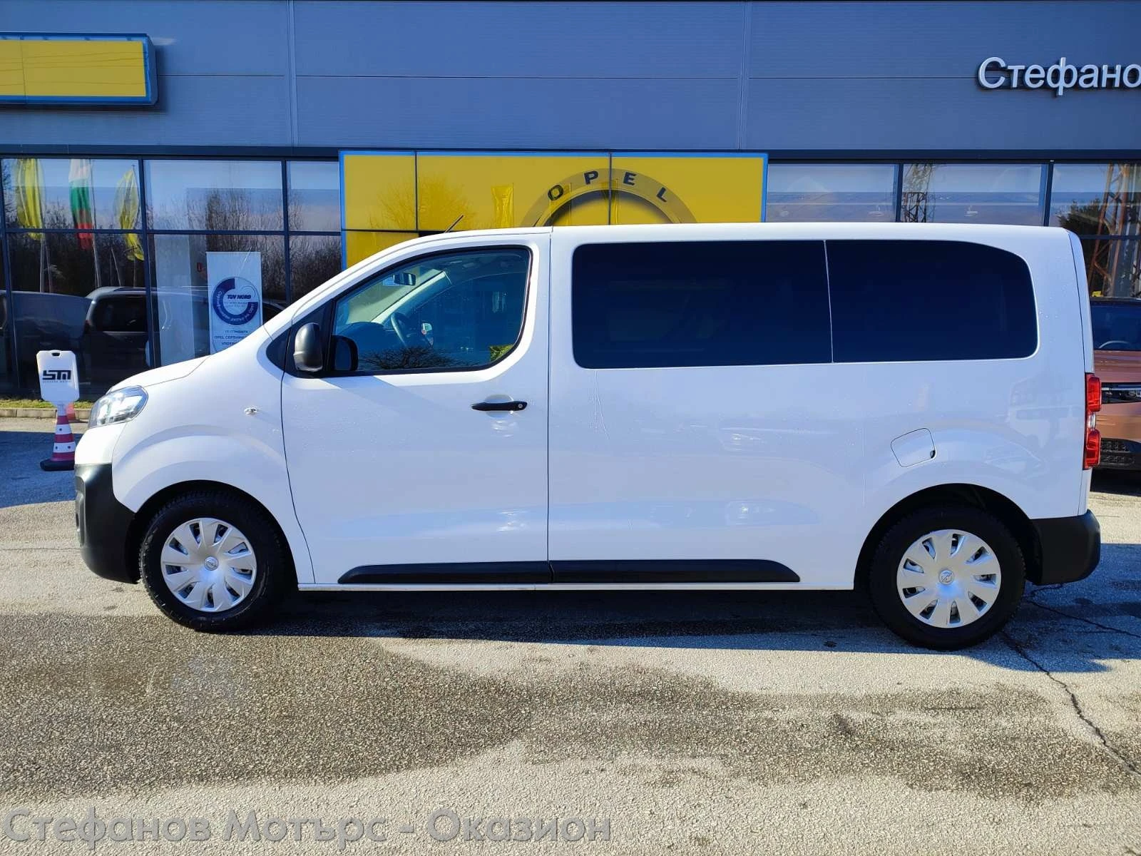 Opel Vivaro 7+ 1 1.5 Diesel (120hp) MT6 - изображение 4