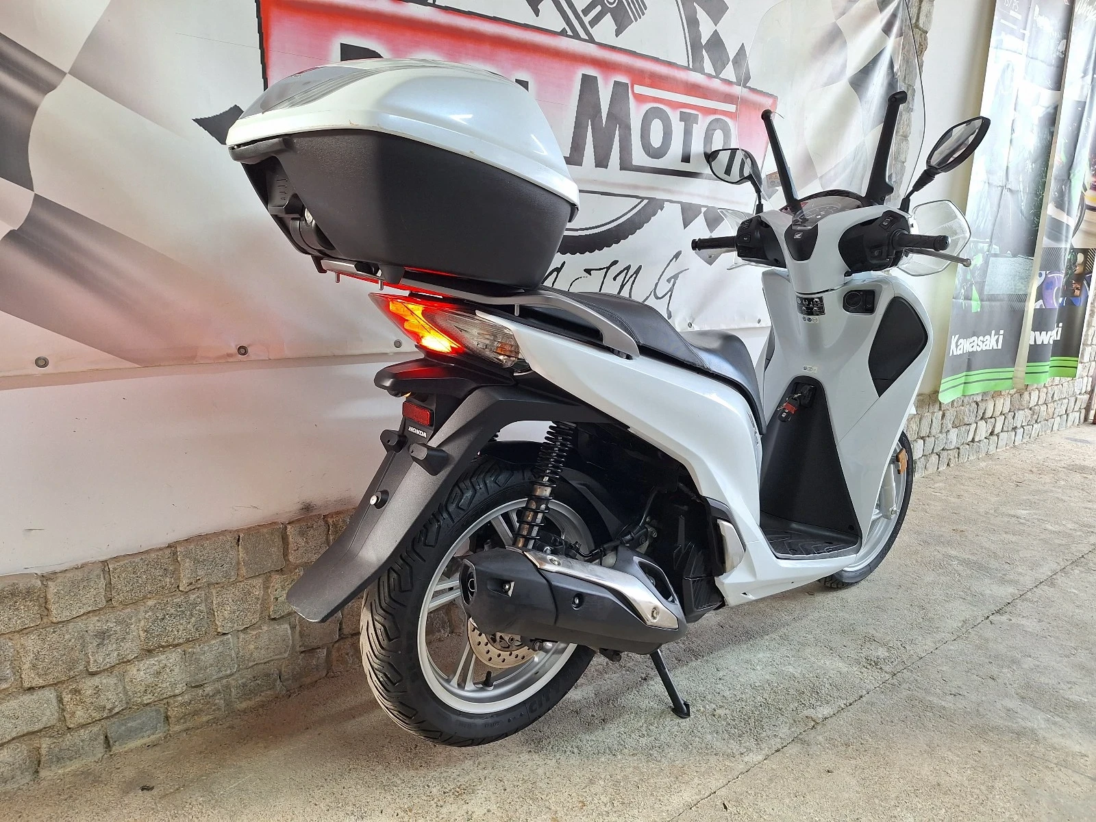 Honda Sh 125i ABS / LED* * *  - изображение 10