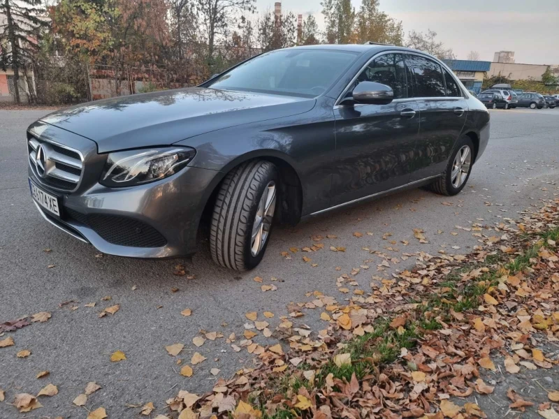 Mercedes-Benz E 220, снимка 1 - Автомобили и джипове - 47805171