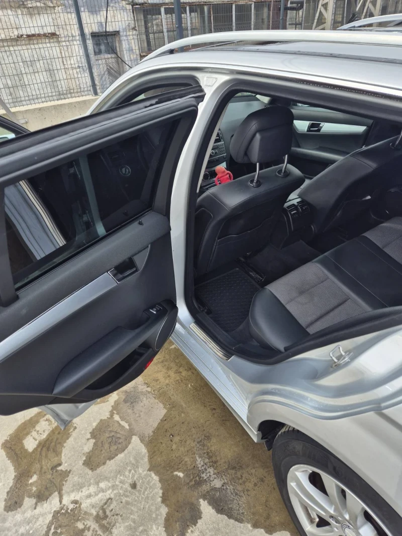 Mercedes-Benz C 220 C220, снимка 13 - Автомобили и джипове - 51501142