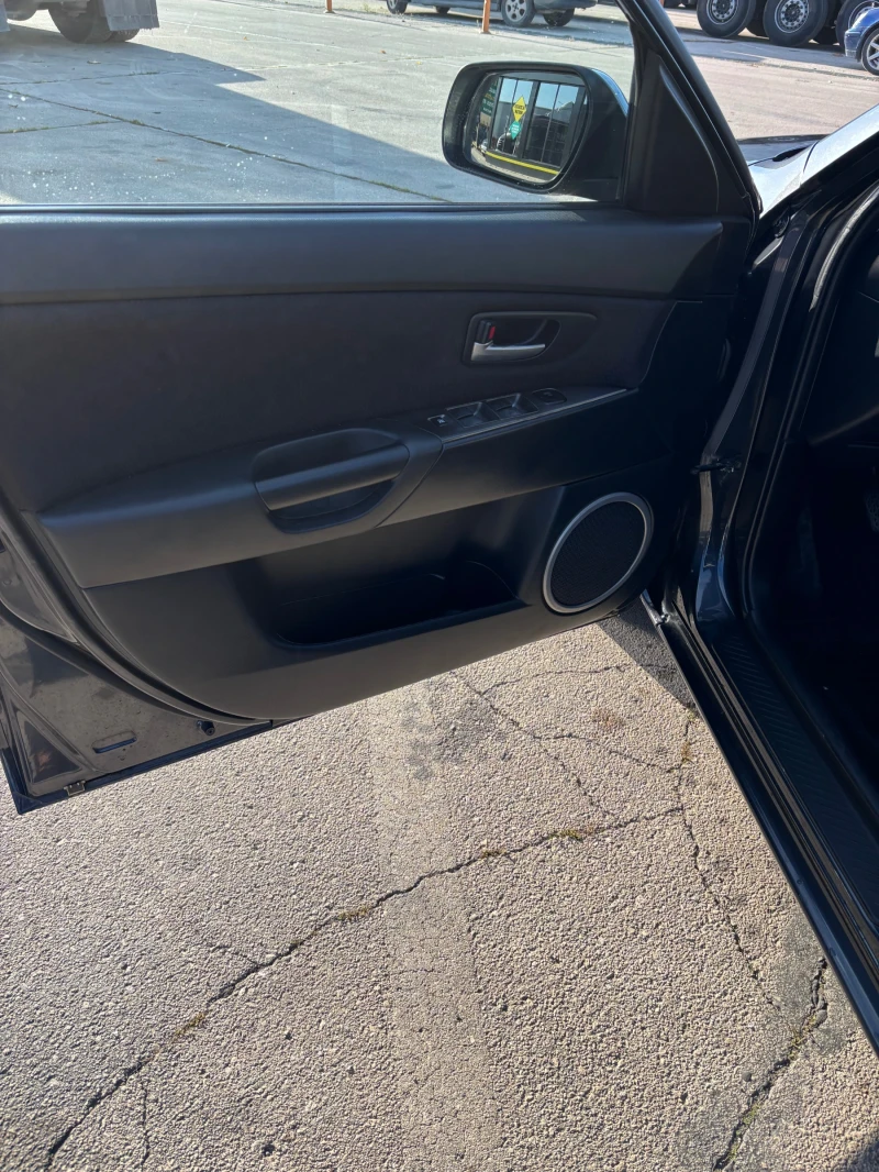 Mazda 3, снимка 5 - Автомобили и джипове - 52311478