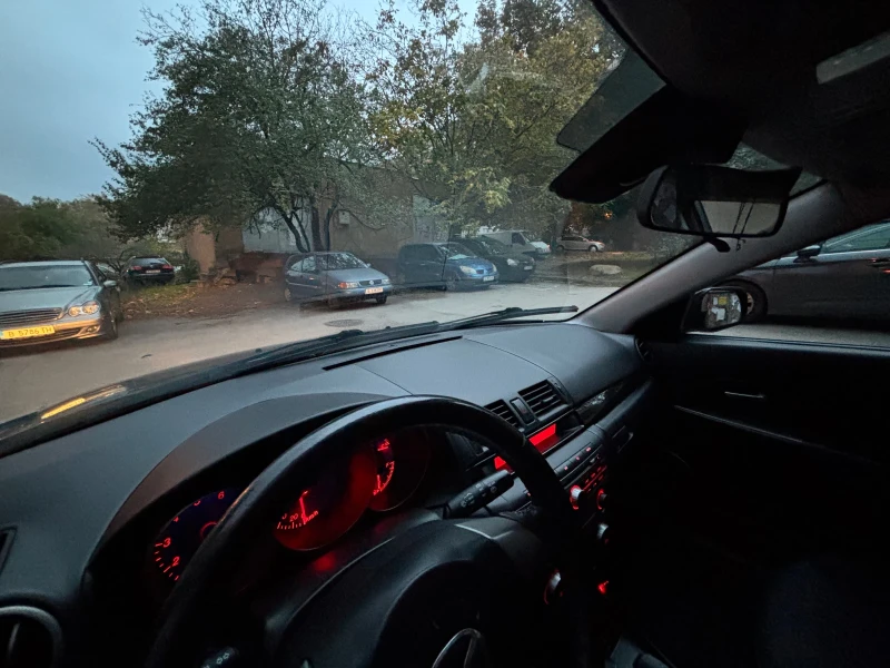 Mazda 3, снимка 10 - Автомобили и джипове - 52311478