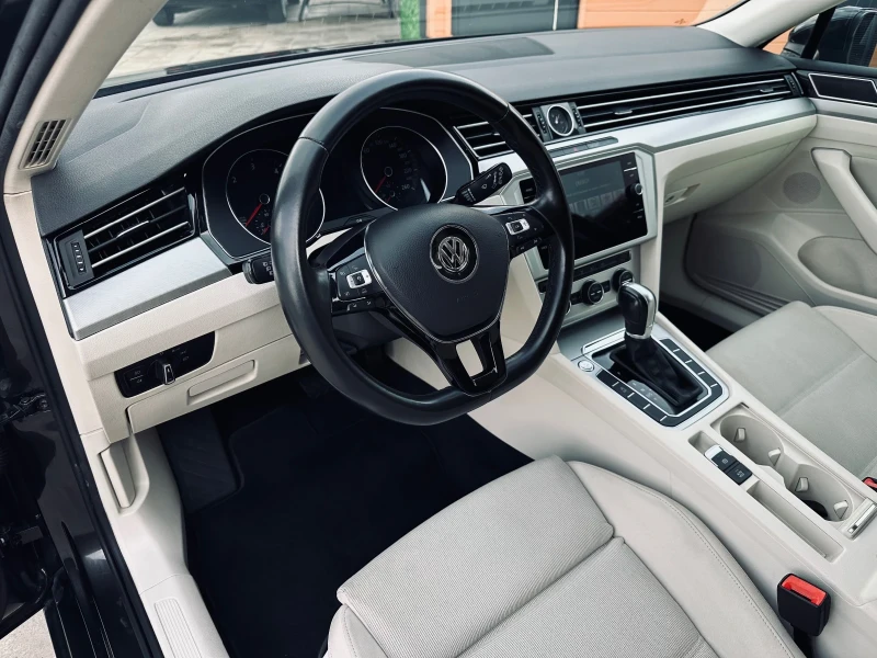 VW Passat 2.0 TDI/Distronic/Navi/Keyless , снимка 9 - Автомобили и джипове - 52653636