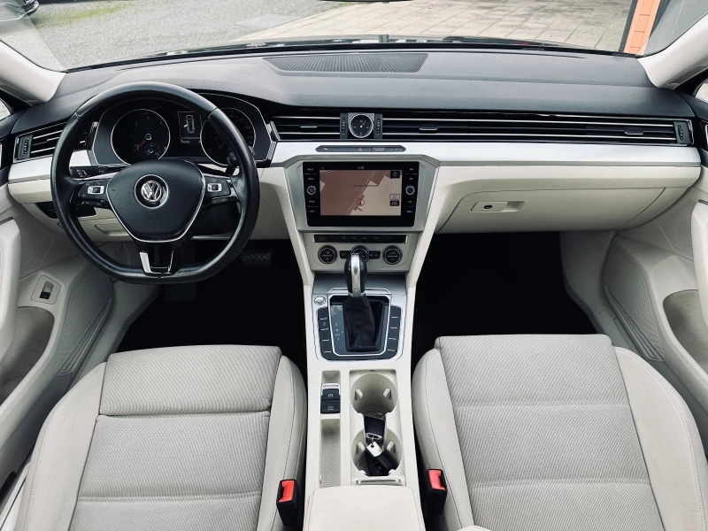 VW Passat 2.0 TDI/Distronic/Navi/Keyless , снимка 11 - Автомобили и джипове - 52653636
