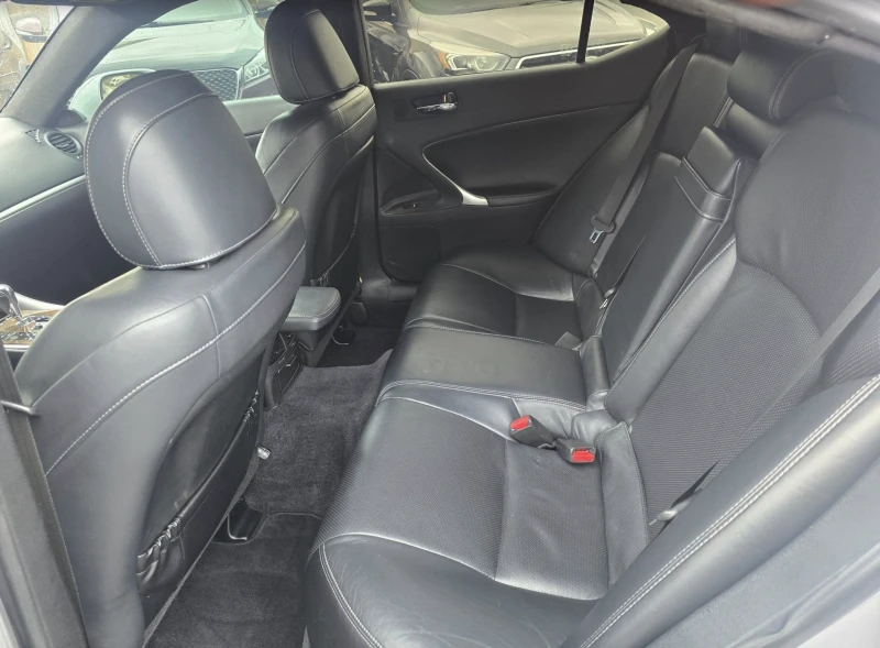 Lexus IS 350 AWD, 3.5L, снимка 13 - Автомобили и джипове - 52749520