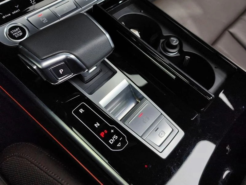 Audi A8 3.0 DMG Automatic, снимка 12 - Автомобили и джипове - 55450948