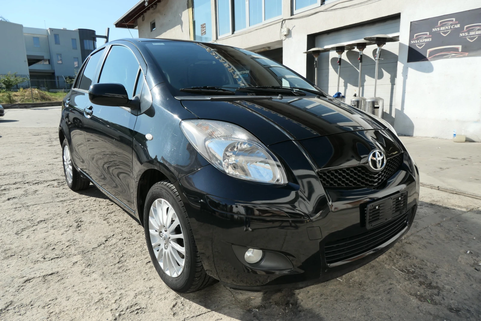 Toyota Yaris 1.33 Dual VVTI 101кс АВТОМАТ MMT SOL ДЖАНТИ - изображение 3