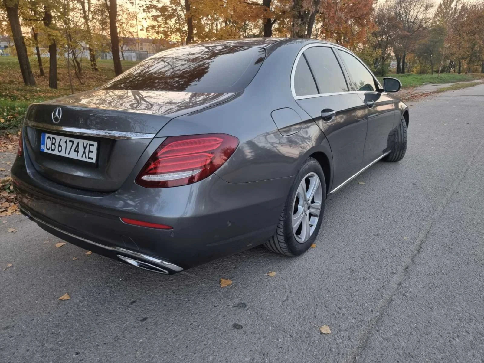 Mercedes-Benz E 220  - изображение 3