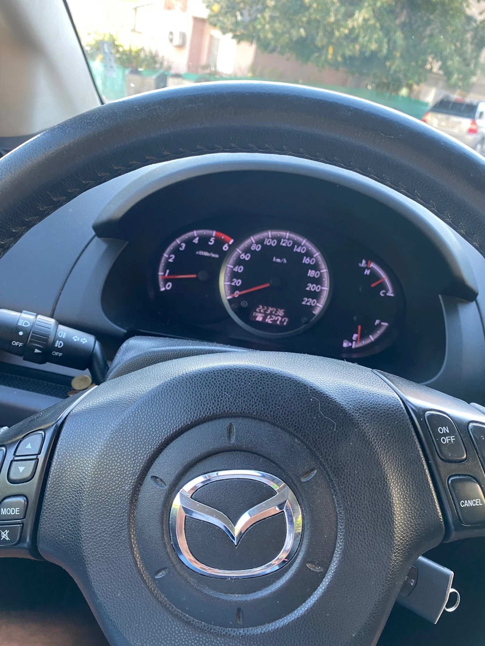 Mazda 5 2.0d 110кс 7 места Нов Внос всичко платено - изображение 7