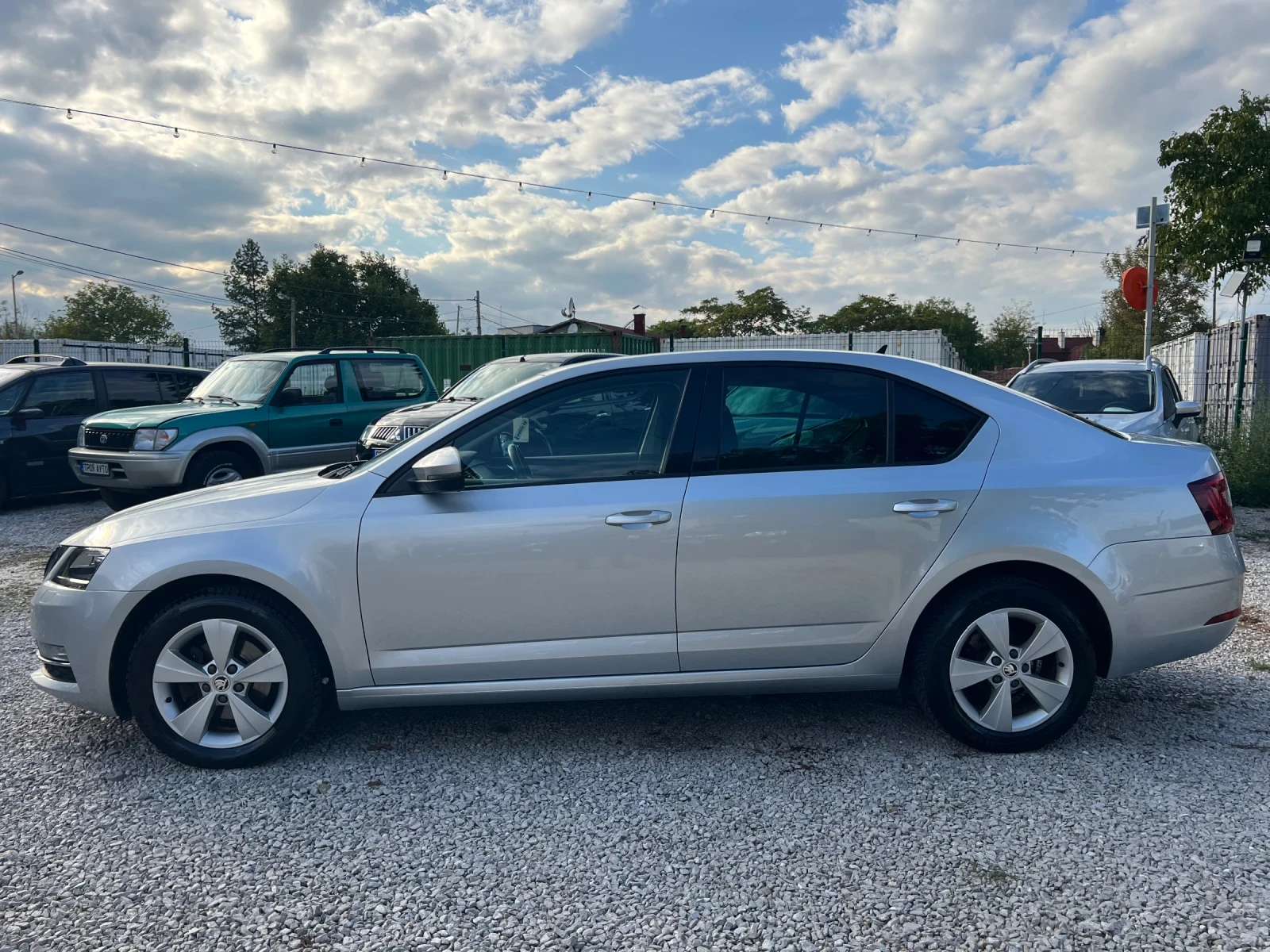 Skoda Octavia 2.0TDI* 150кс* ОБСЛУЖЕН*  - изображение 9
