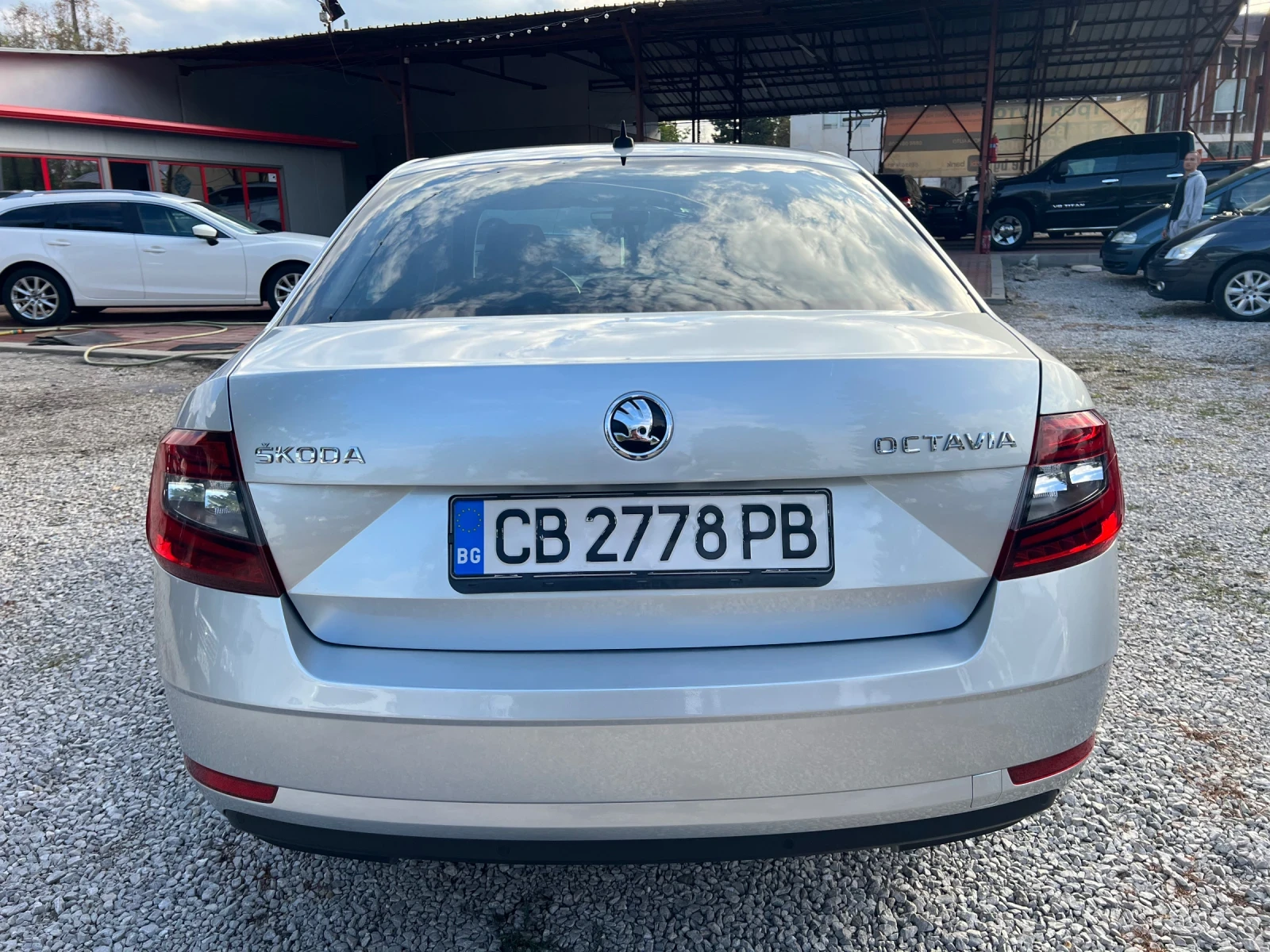 Skoda Octavia 2.0TDI* 150кс* ОБСЛУЖЕН*  - изображение 7