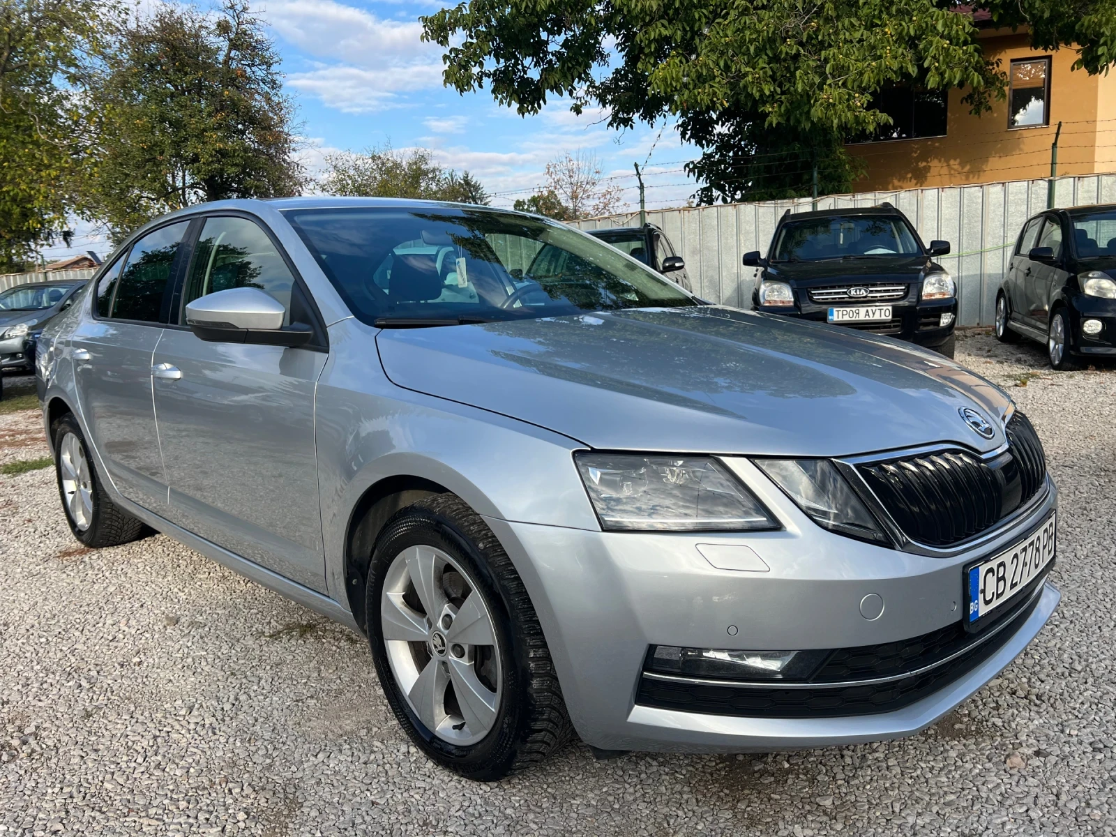 Skoda Octavia 2.0TDI* 150кс* ОБСЛУЖЕН*  - изображение 4
