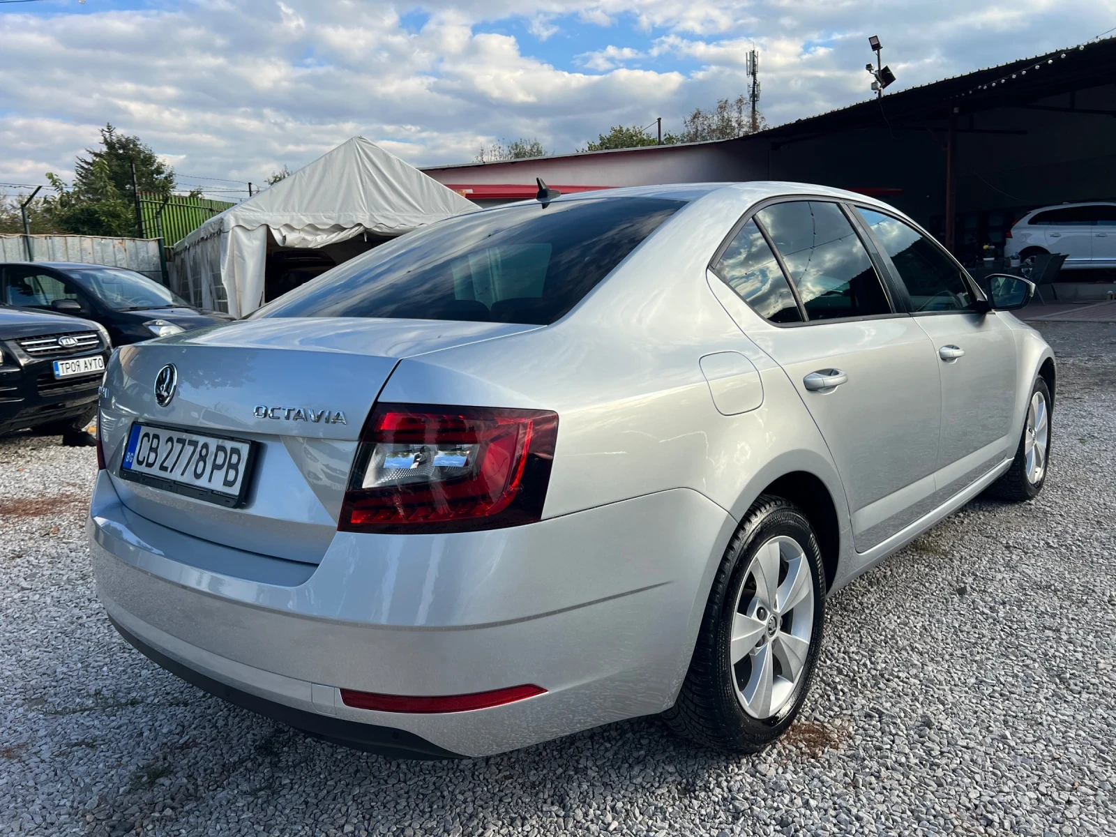 Skoda Octavia 2.0TDI* 150кс* ОБСЛУЖЕН*  - изображение 6