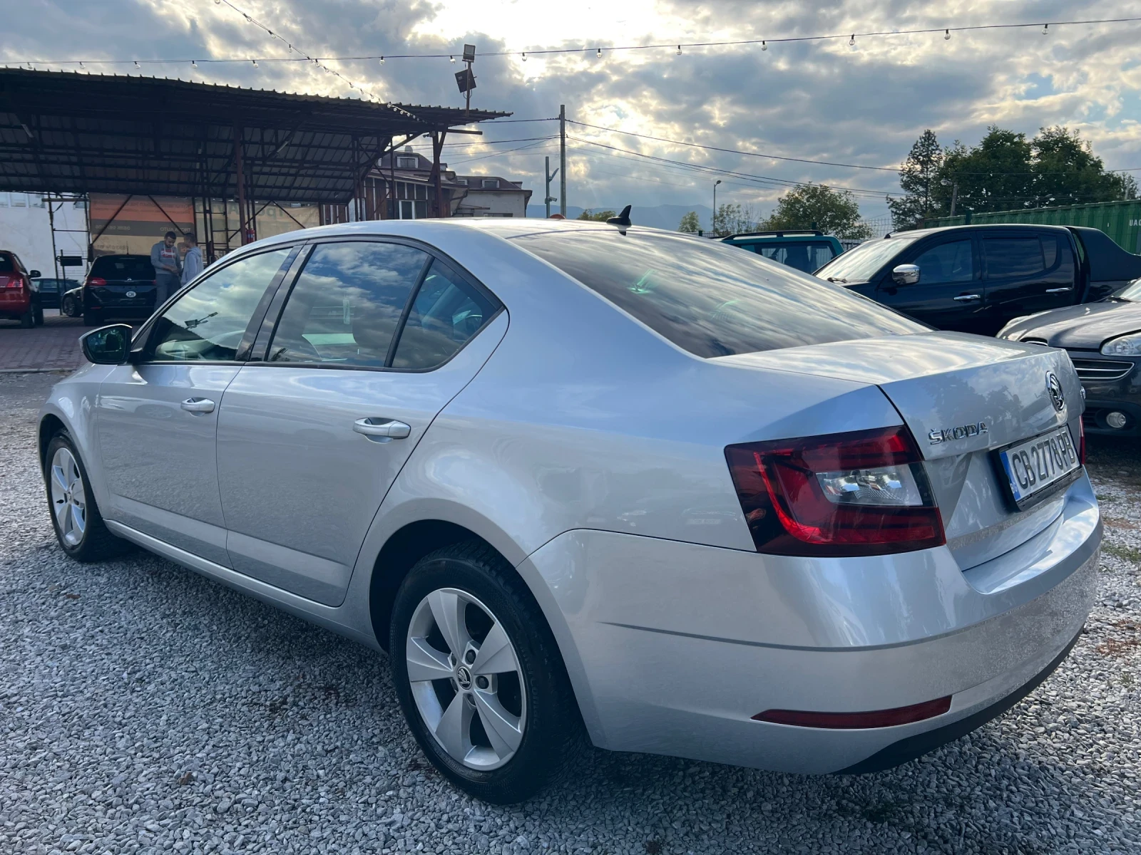 Skoda Octavia 2.0TDI* 150кс* ОБСЛУЖЕН*  - изображение 8