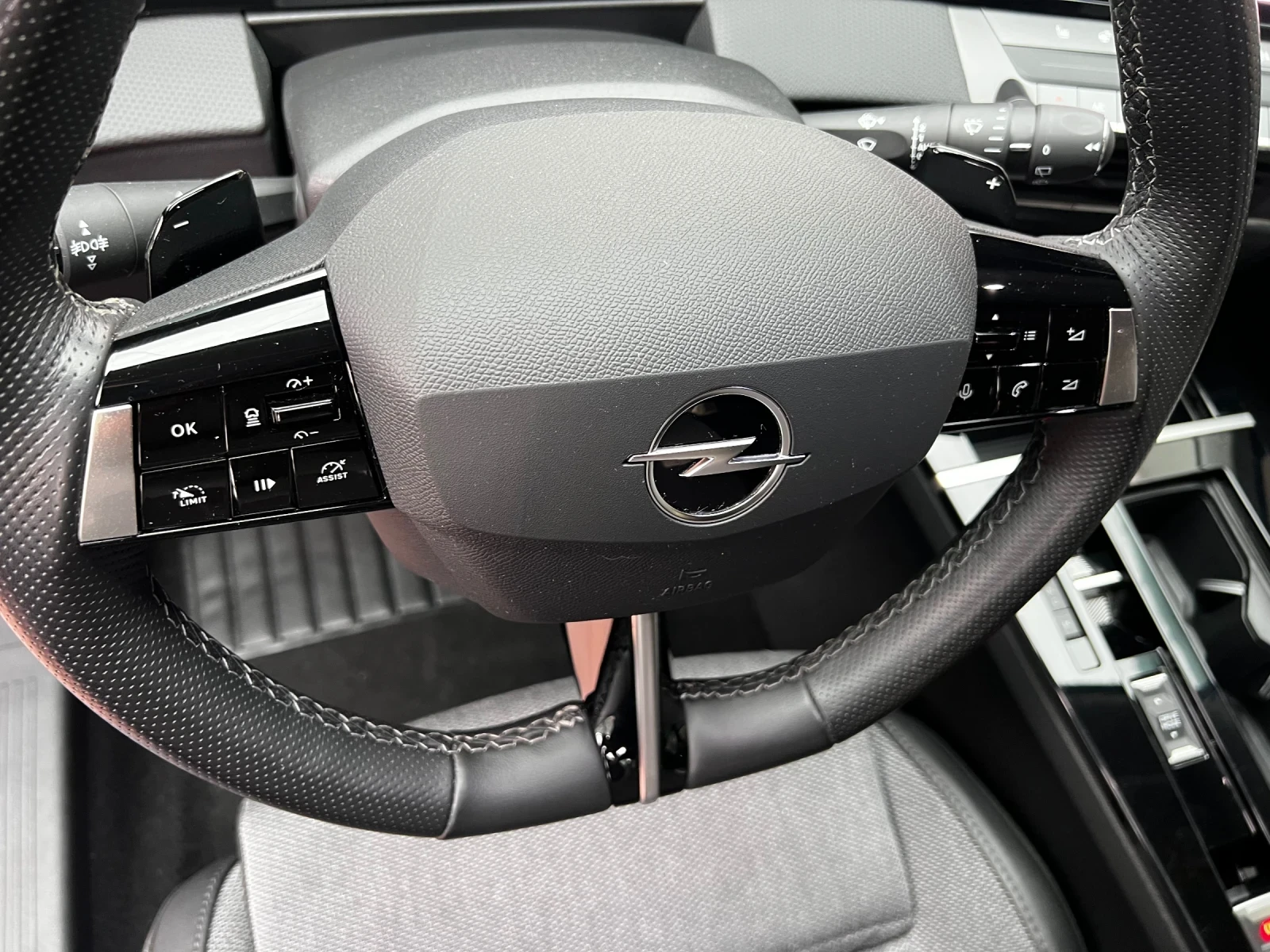 Opel Astra 1.5 Elegance Business avtomat - изображение 9