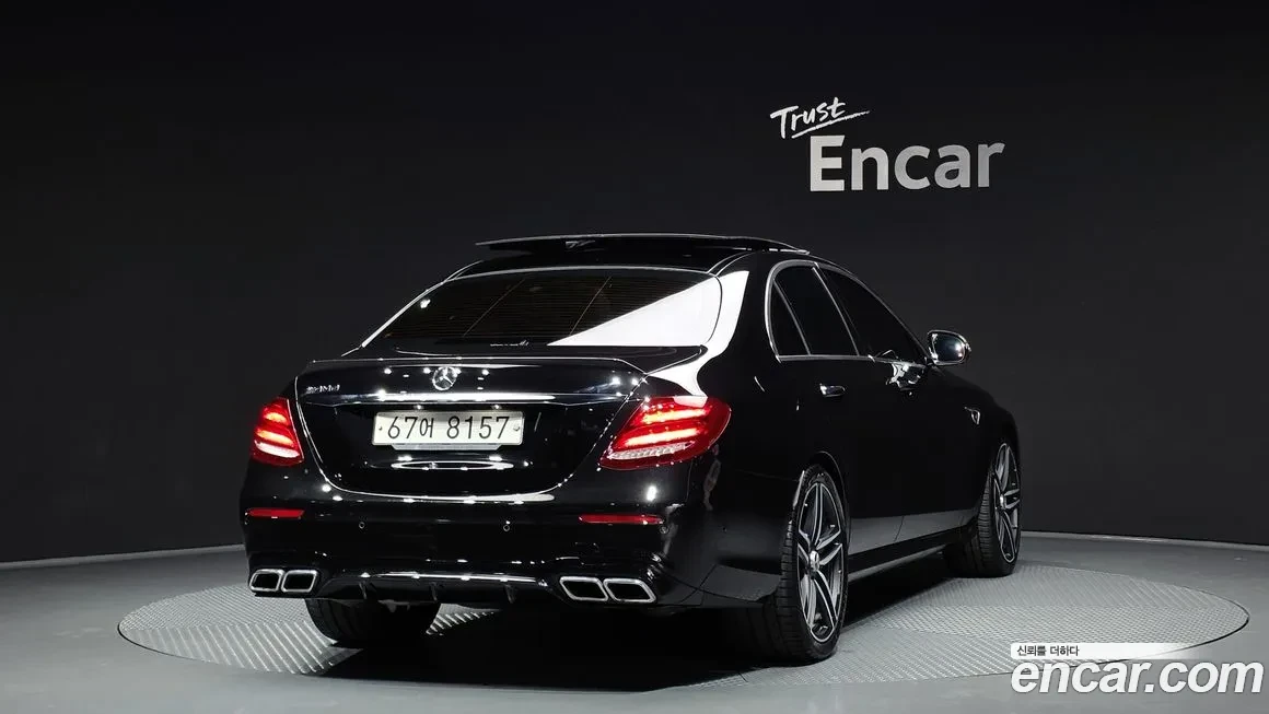 Mercedes-Benz E 63 AMG 2018* BURMASTER* HEAD-UP* CARBON* ОБДУХ* КРАЙНА ЦЕ, снимка 3 - Автомобили и джипове - 54170016