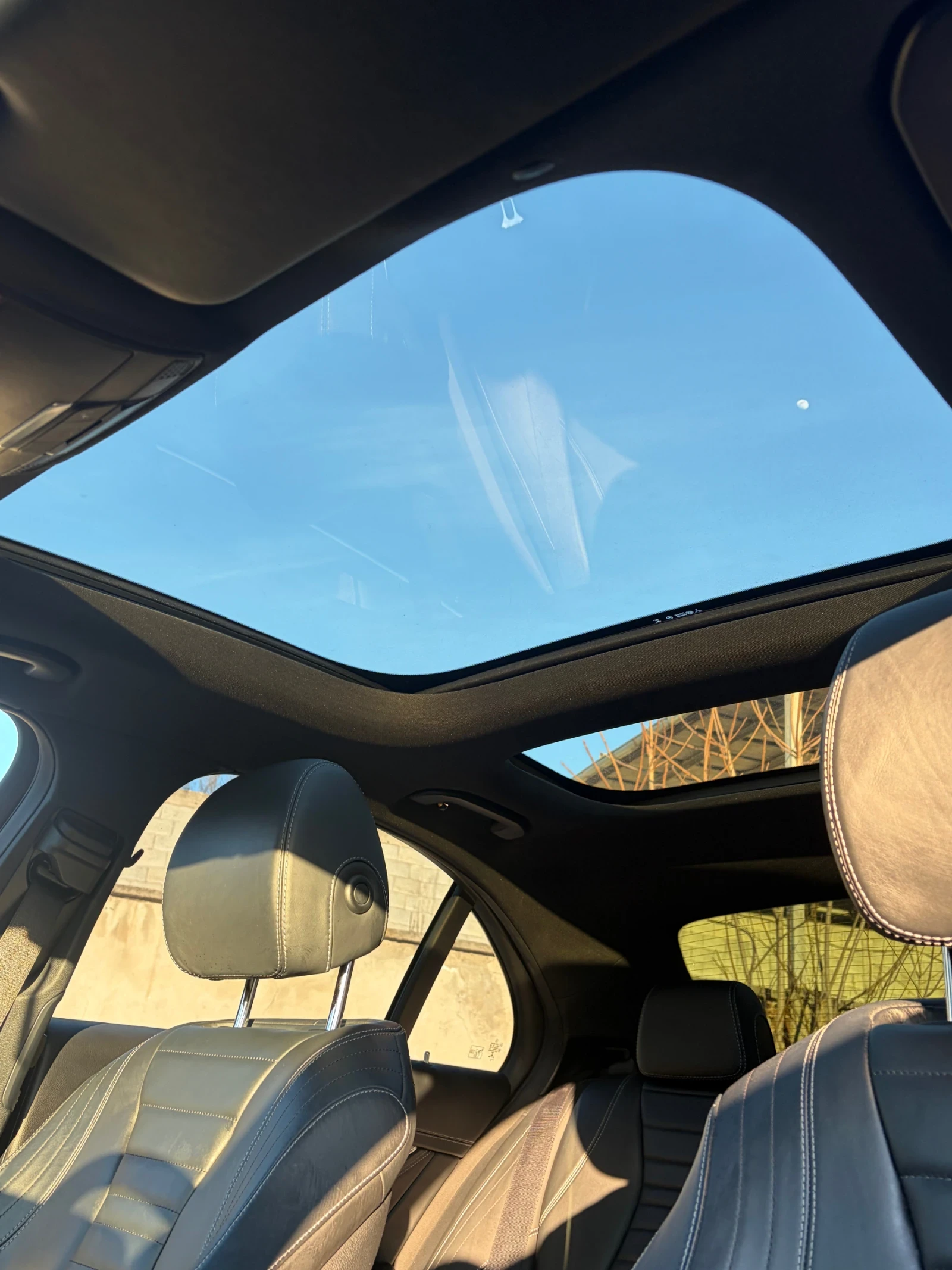 Mercedes-Benz E 350 74000kmAMG 4Matic Pano BURMASTER Head up, снимка 12 - Автомобили и джипове - 54196209