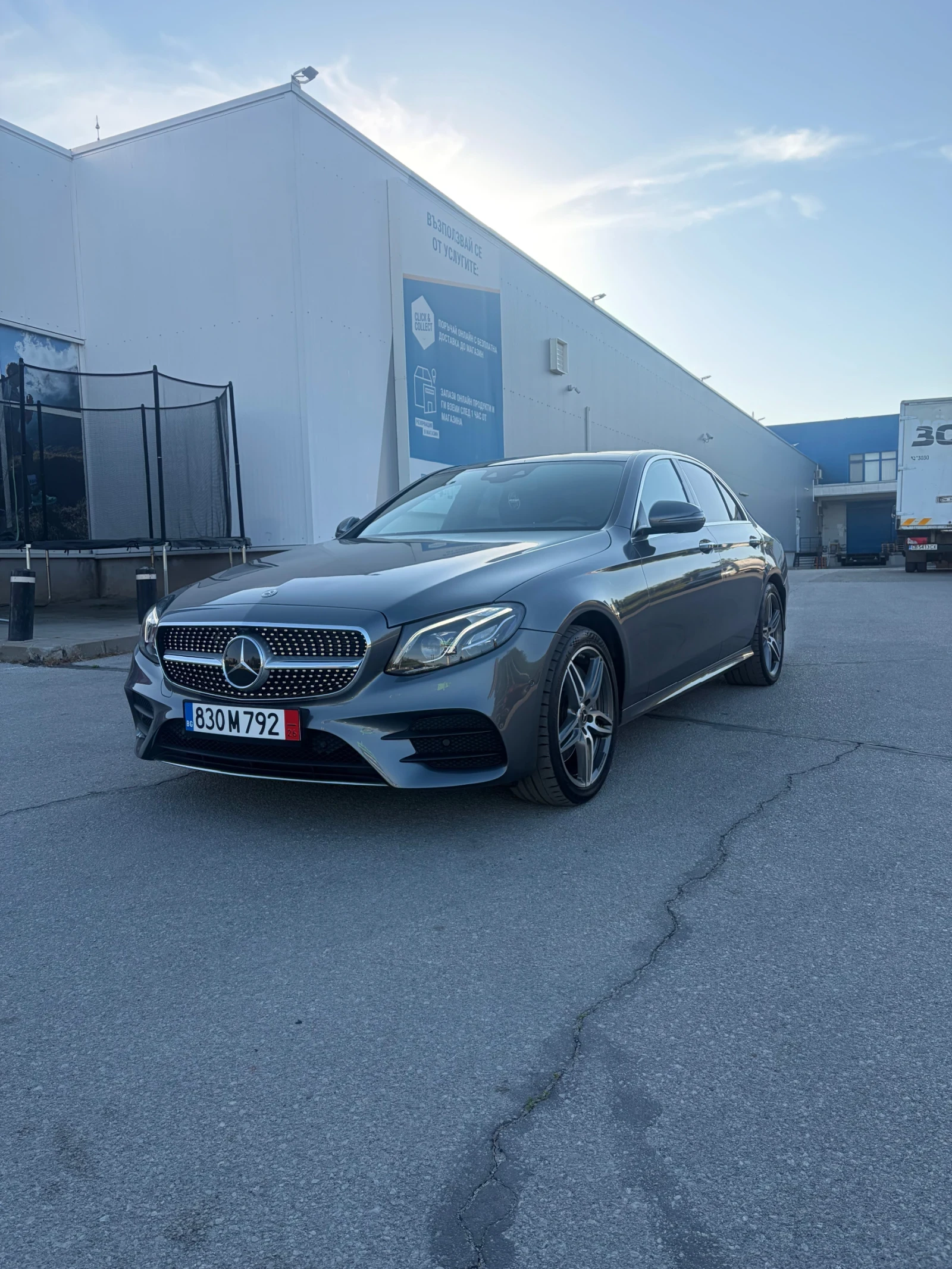 Mercedes-Benz E 350 74000kmAMG 4Matic Pano BURMASTER Head up, снимка 2 - Автомобили и джипове - 54196209