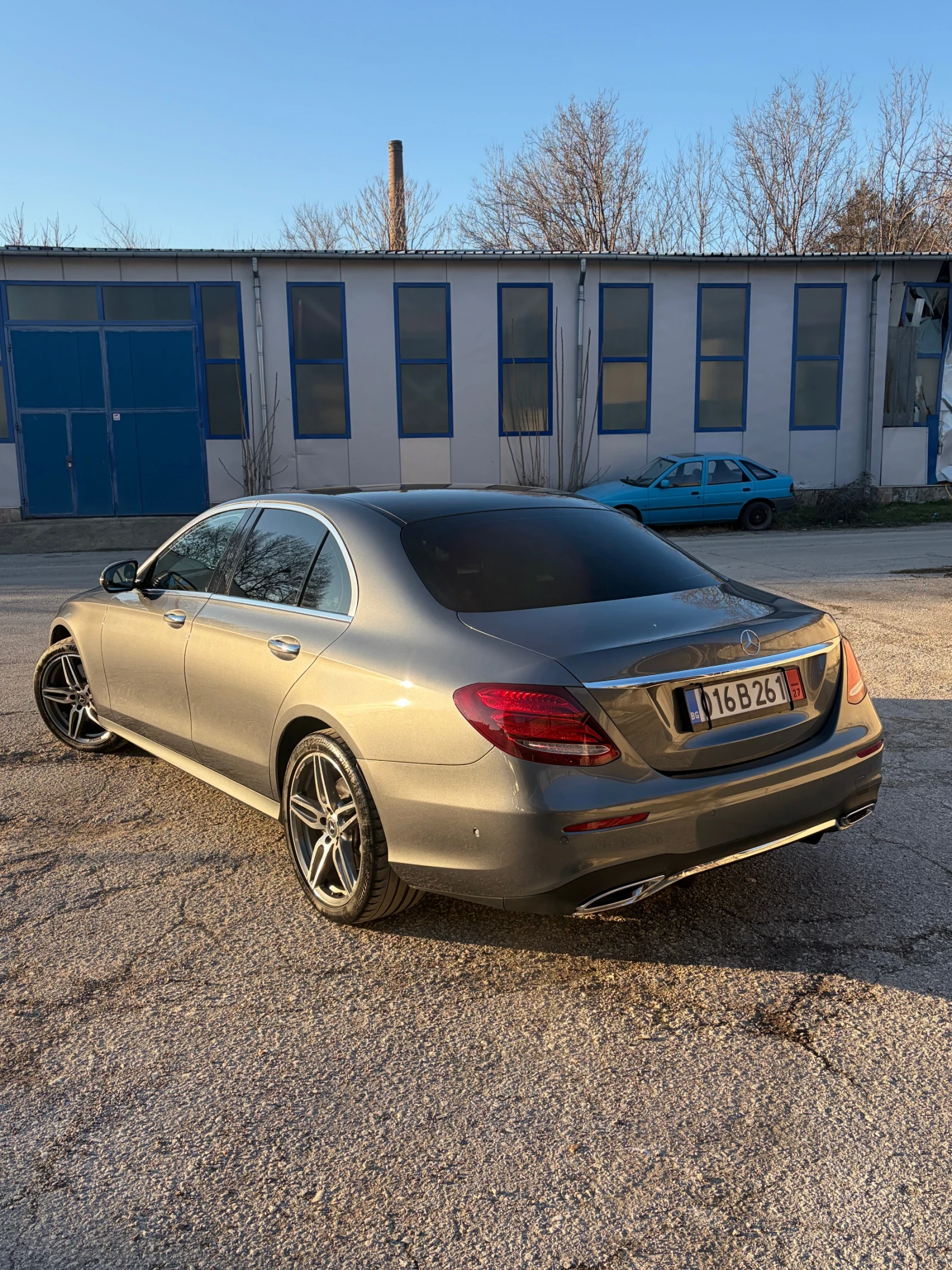 Mercedes-Benz E 350 74000kmAMG 4Matic Pano BURMASTER Head up, снимка 8 - Автомобили и джипове - 54196209