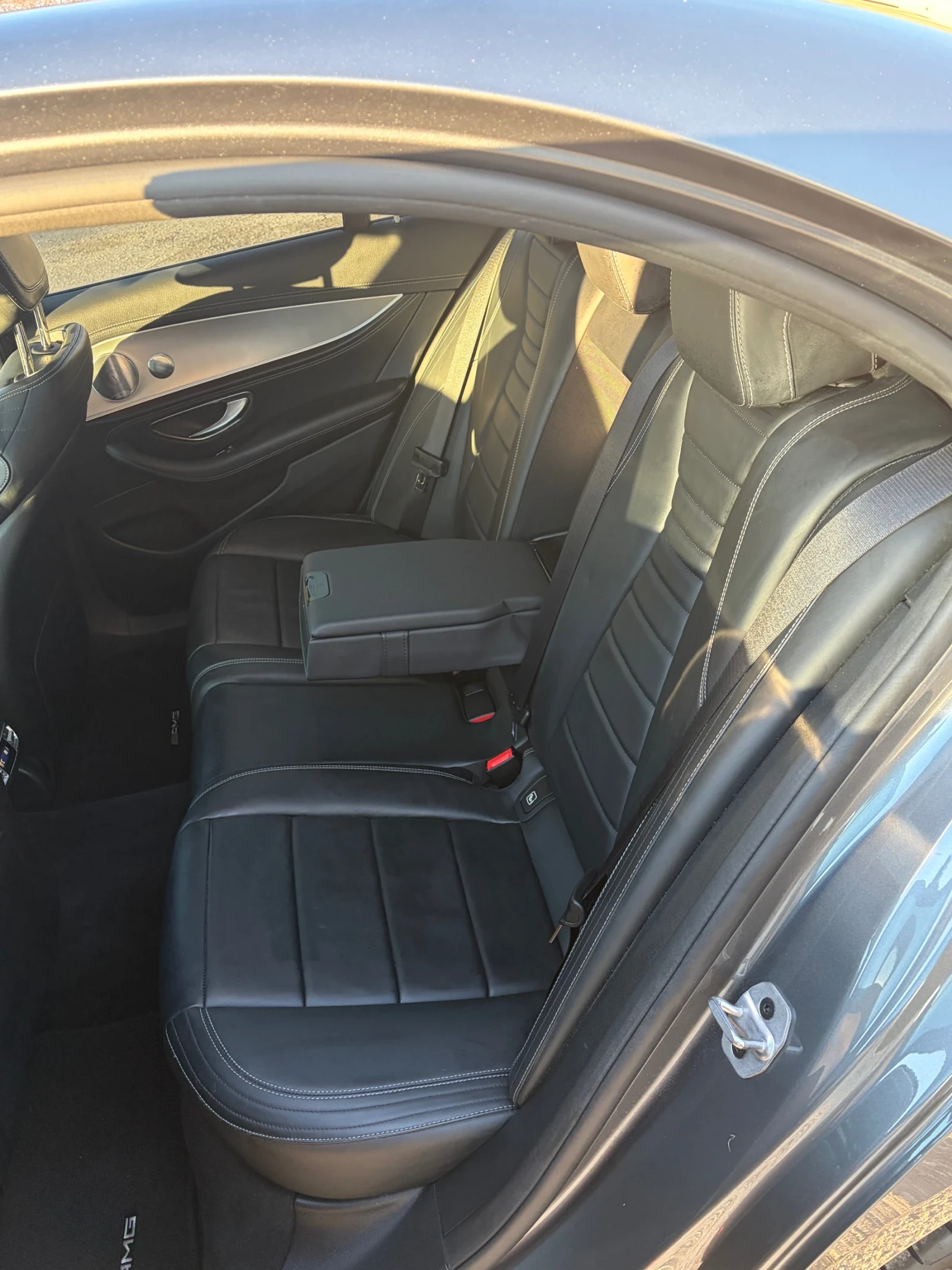 Mercedes-Benz E 350 74000kmAMG 4Matic Pano BURMASTER Head up, снимка 16 - Автомобили и джипове - 54196209