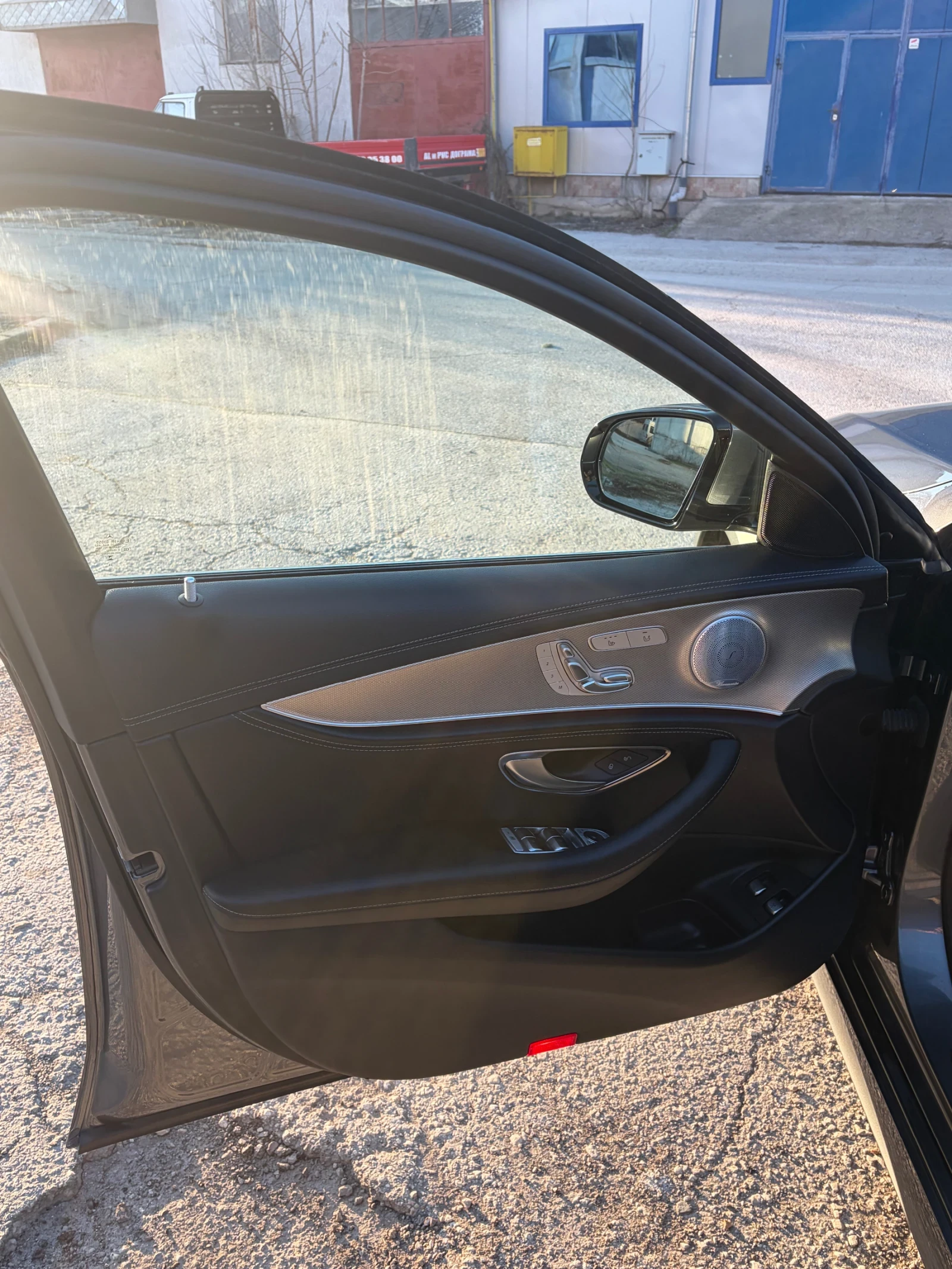 Mercedes-Benz E 350 74000kmAMG 4Matic Pano BURMASTER Head up, снимка 11 - Автомобили и джипове - 54196209