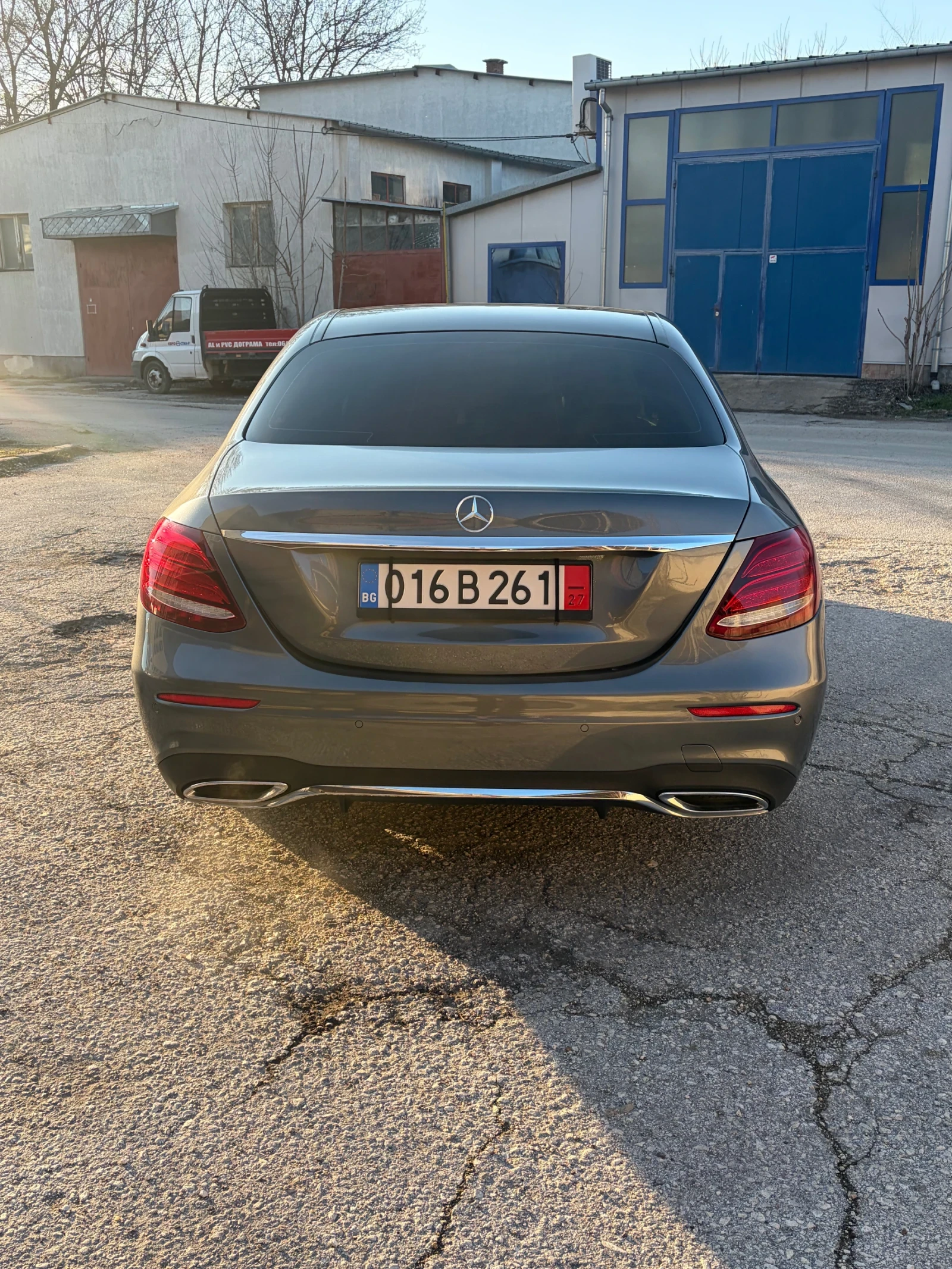 Mercedes-Benz E 350 74000kmAMG 4Matic Pano BURMASTER Head up, снимка 7 - Автомобили и джипове - 54196209