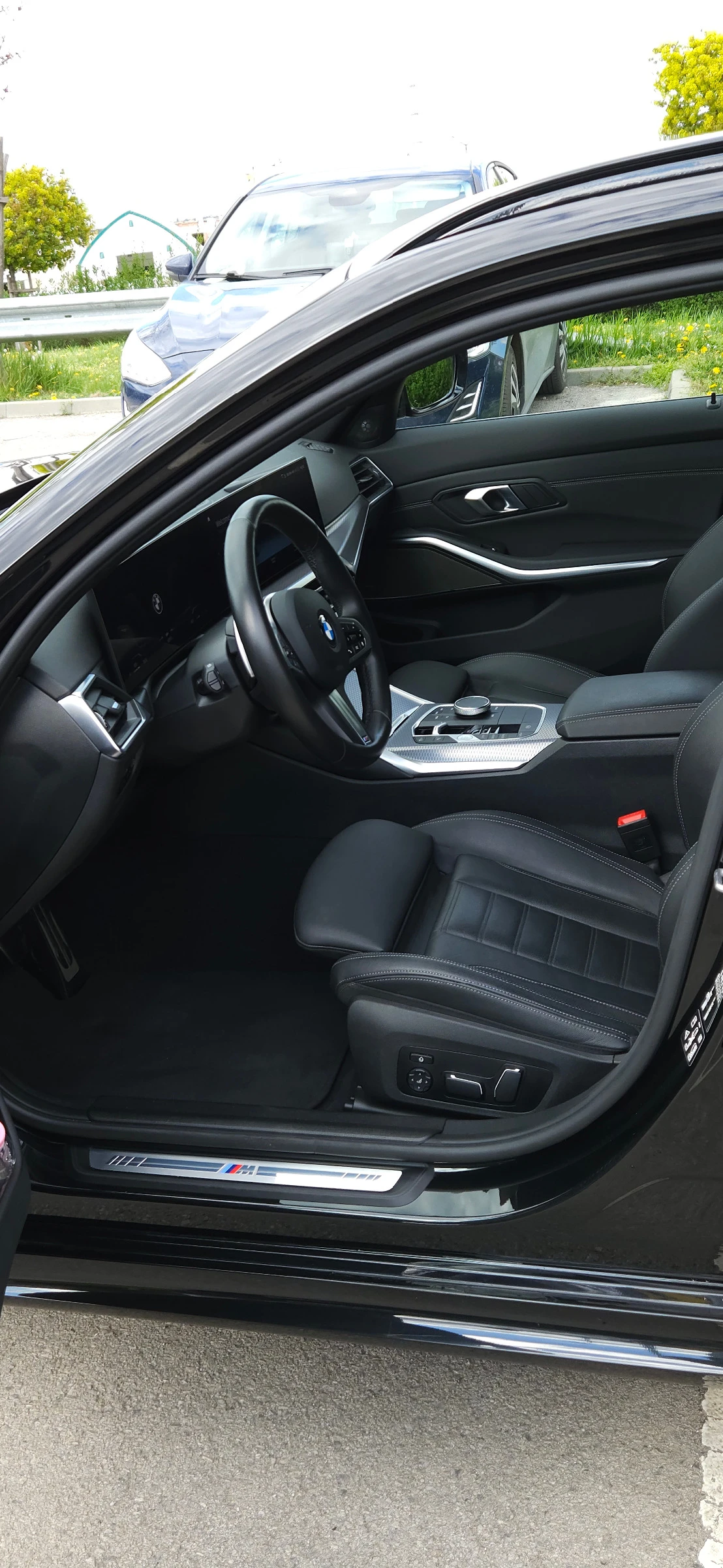 BMW 320 xDrive | M-Sport | HUD | Harman Kardon | Гаранция, снимка 8 - Автомобили и джипове - 54295580