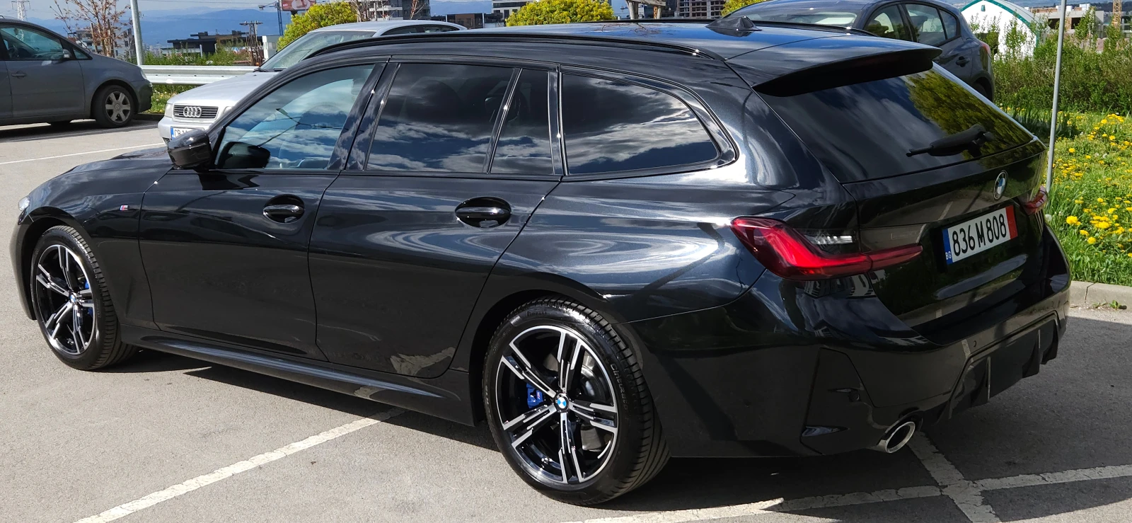 BMW 320 xDrive | M-Sport | HUD | Harman Kardon | Гаранция, снимка 2 - Автомобили и джипове - 54295580