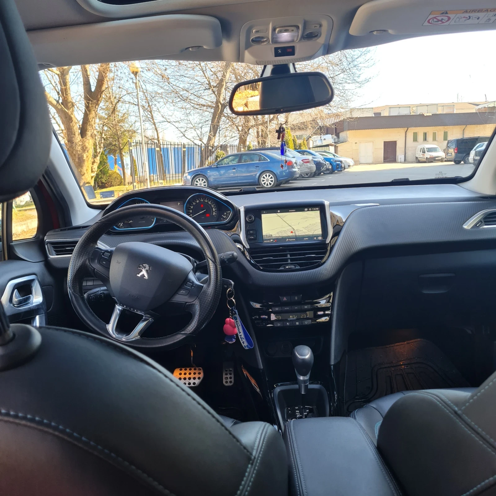 Peugeot 2008 1.2 PURETECH - 12V TURBO, снимка 2 - Автомобили и джипове - 54432149