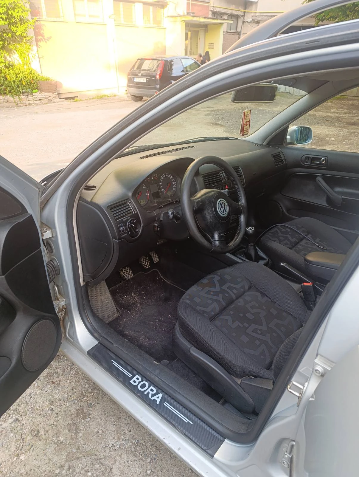 VW Bora, снимка 4 - Автомобили и джипове - 54672213