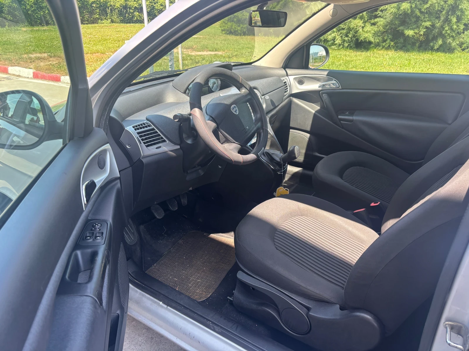 Lancia Ypsilon 1.3mjet Euro 5A, снимка 7 - Автомобили и джипове - 54772762