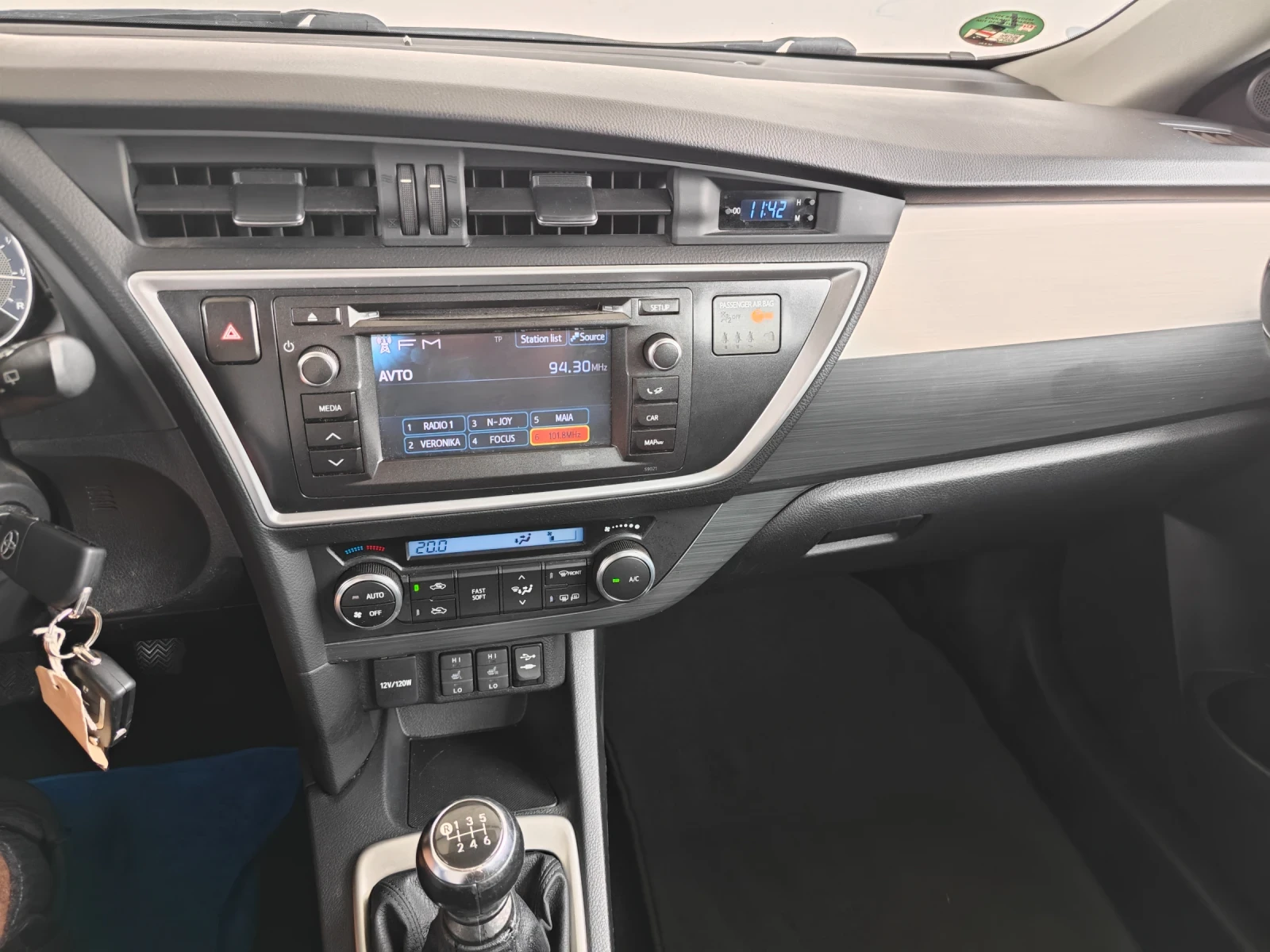 Toyota Auris 1.6-Швейцария, снимка 12 - Автомобили и джипове - 54905699