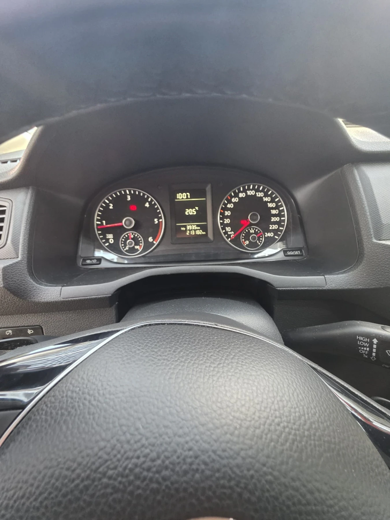 VW Caddy, снимка 9 - Автомобили и джипове - 54994243