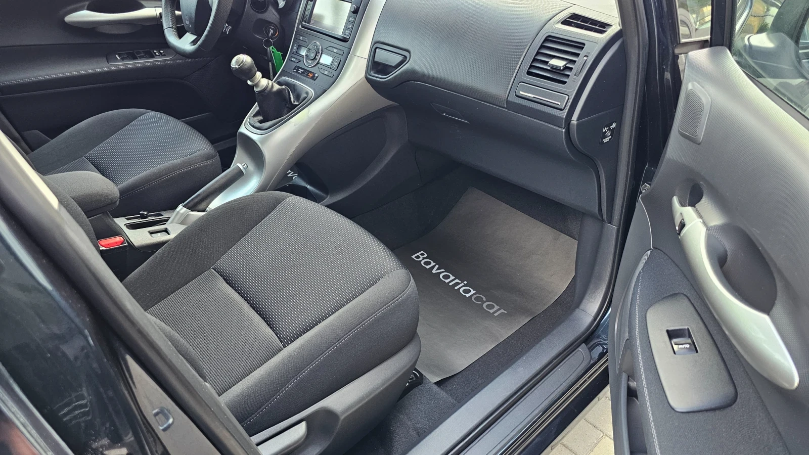 Toyota Auris 1.6 Valvematic/Travel/Navi/Kam./Euro5/114 000km.!, снимка 13 - Автомобили и джипове - 55925251