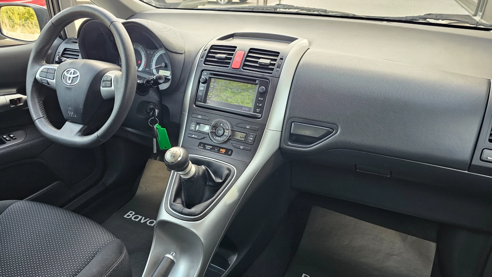 Toyota Auris 1.6 Valvematic/Travel/Navi/Kam./Euro5/114 000km.!, снимка 15 - Автомобили и джипове - 55925251