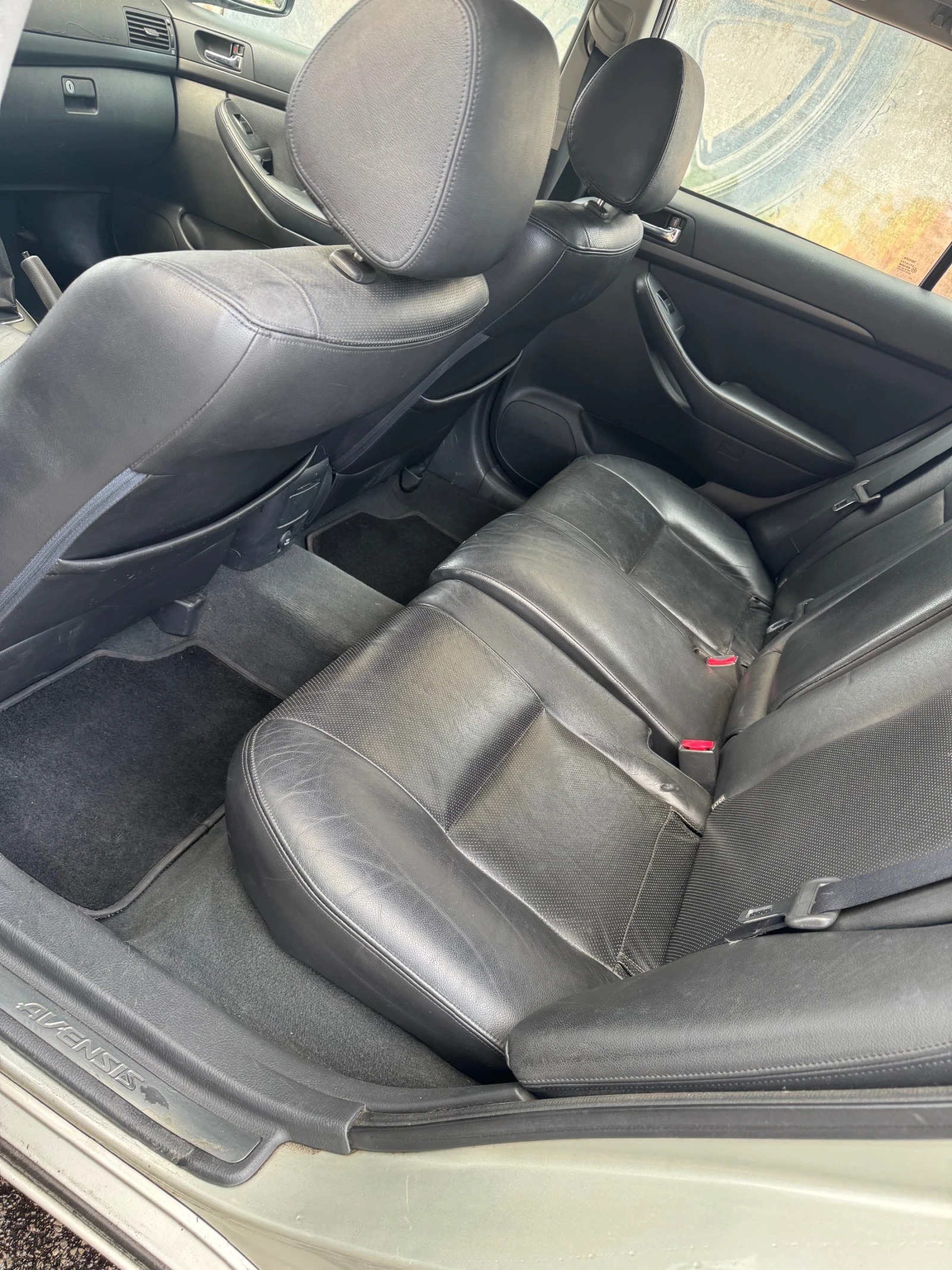 Toyota Avensis, снимка 14 - Автомобили и джипове - 56164895