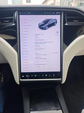     Tesla Model X  - Long Range     