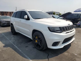 Обява за продажба на Jeep Grand cherokee TRACKHAWK 6.2L * КЛИП НА ДВИГАТЕЛ* * ЛИЗИНГ*  ~79 999 лв. - изображение 1