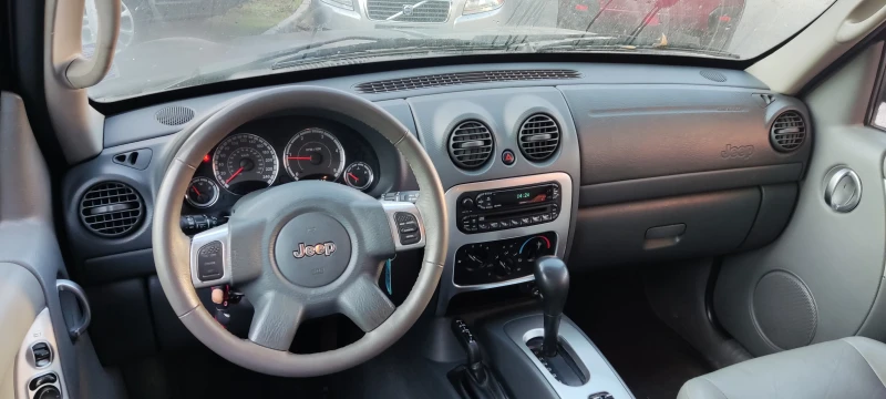 Jeep Cherokee, снимка 6 - Автомобили и джипове - 47673735