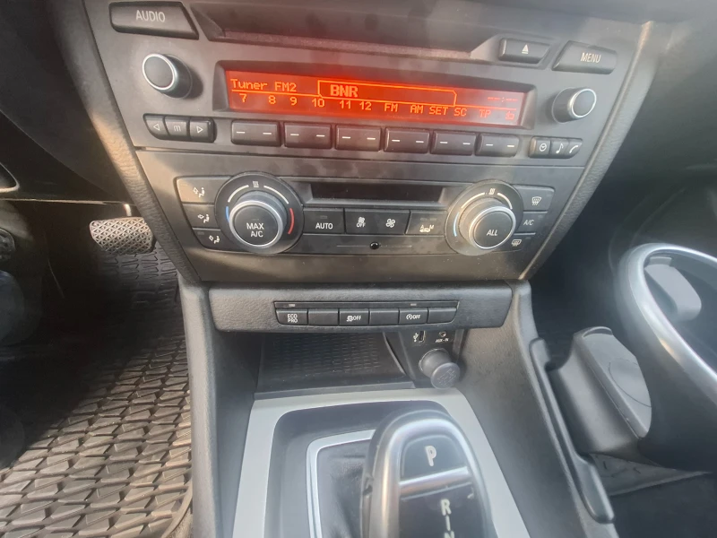 BMW X1 1.8d Automat Sd, снимка 16 - Автомобили и джипове - 48873582