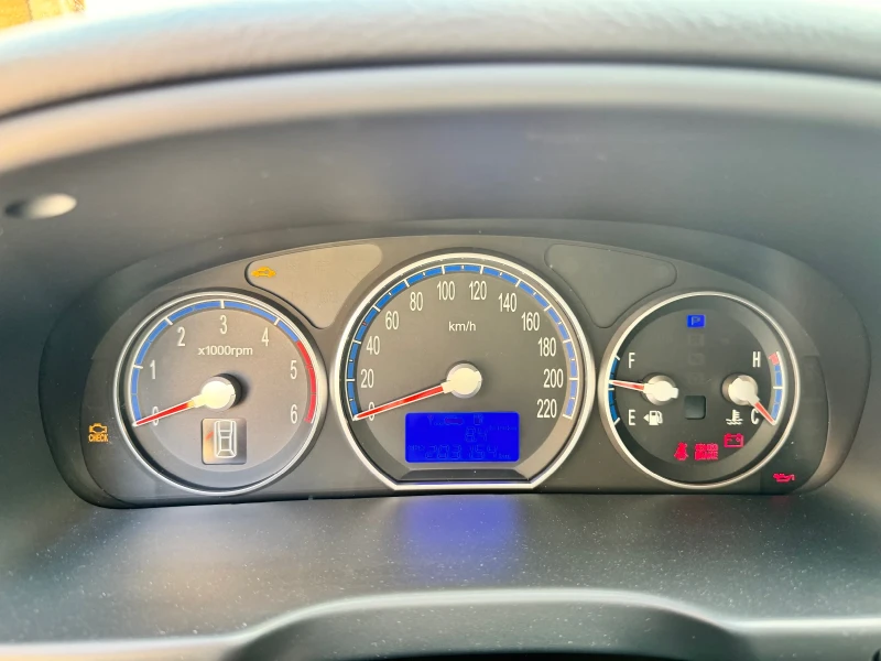 Hyundai Santa fe 2.2 CRDI Auto, 6+ 1, снимка 4 - Автомобили и джипове - 52149760