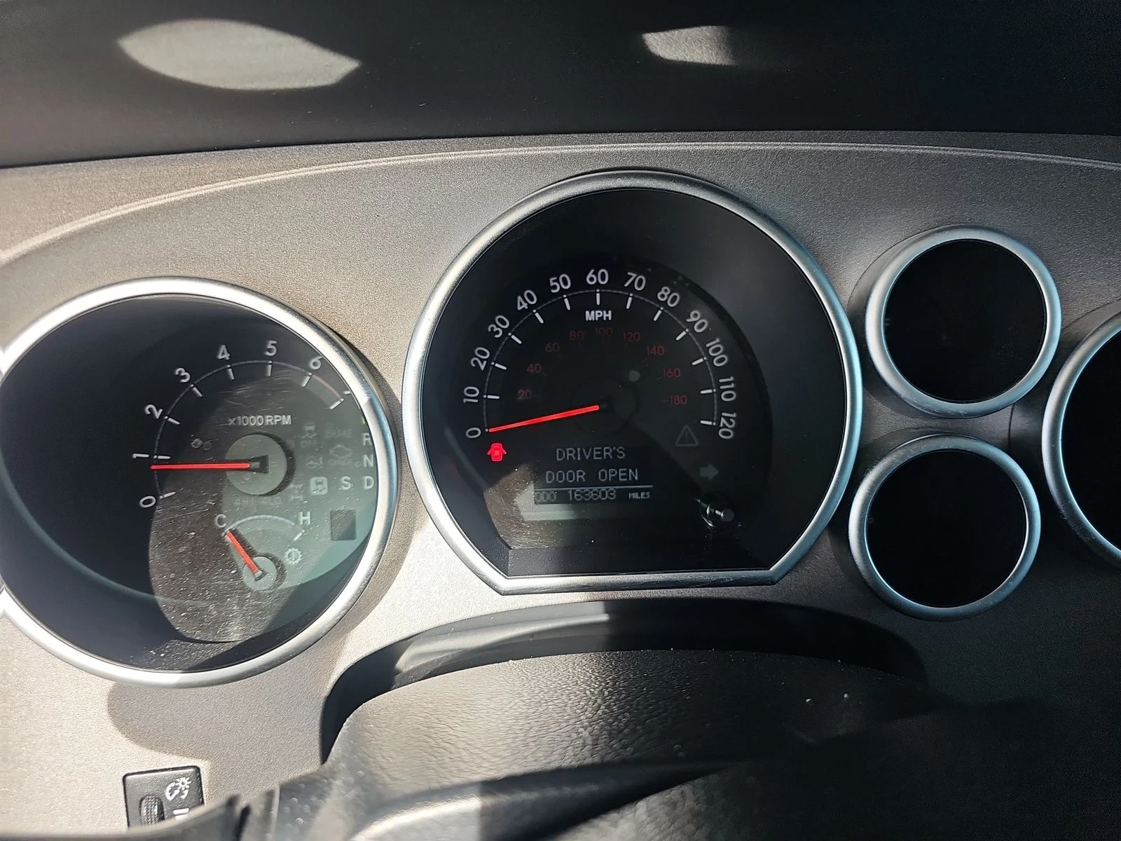 Toyota Sequoia  - изображение 5