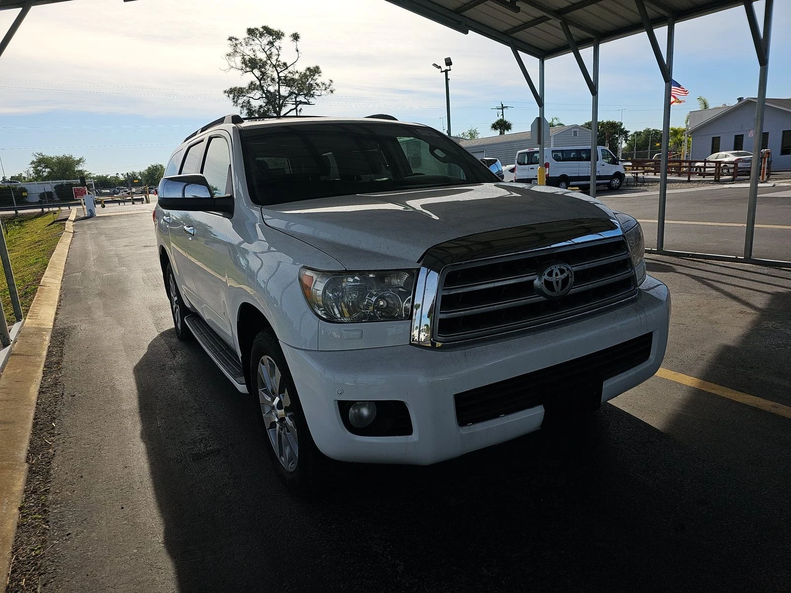 Toyota Sequoia  - изображение 7