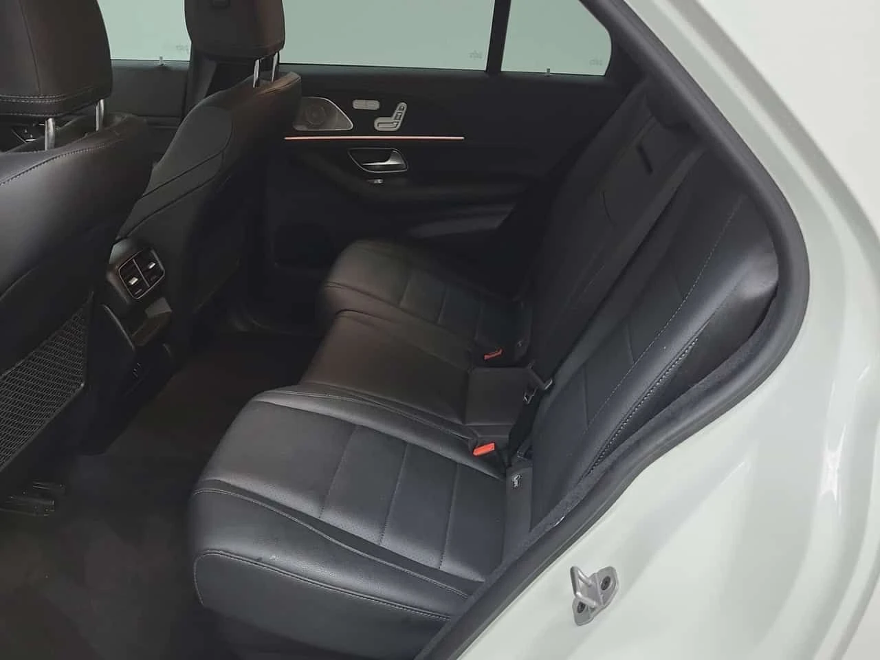 Mercedes-Benz GLE 450 AMG Line * 32k km! * CARFAX * , снимка 11 - Автомобили и джипове - 53913655